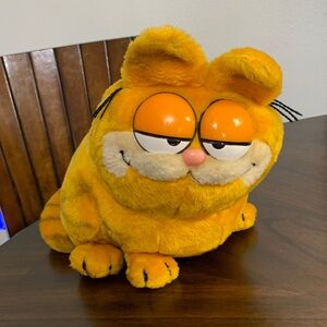 🧡 Vintage Garfield Plush Stuffed Animal – Classic Lazy Cat – 1980s Era 🧡